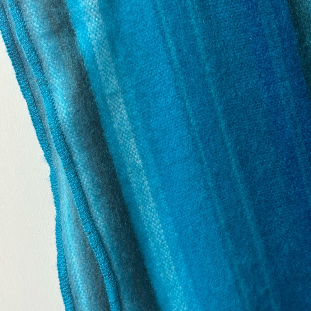 Alpaca scarf - bright soft turquoise women’s - new condition - Picture 2 of 3